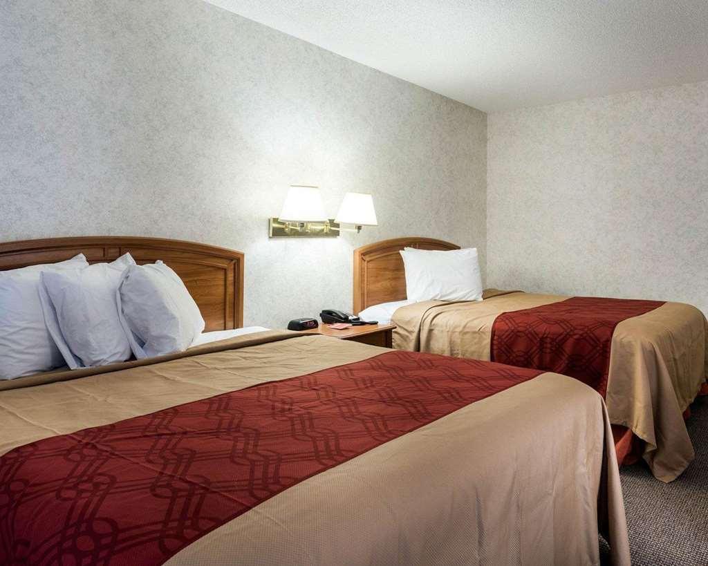 Econo Lodge Inn & Suites Canandaigua Oda fotoğraf