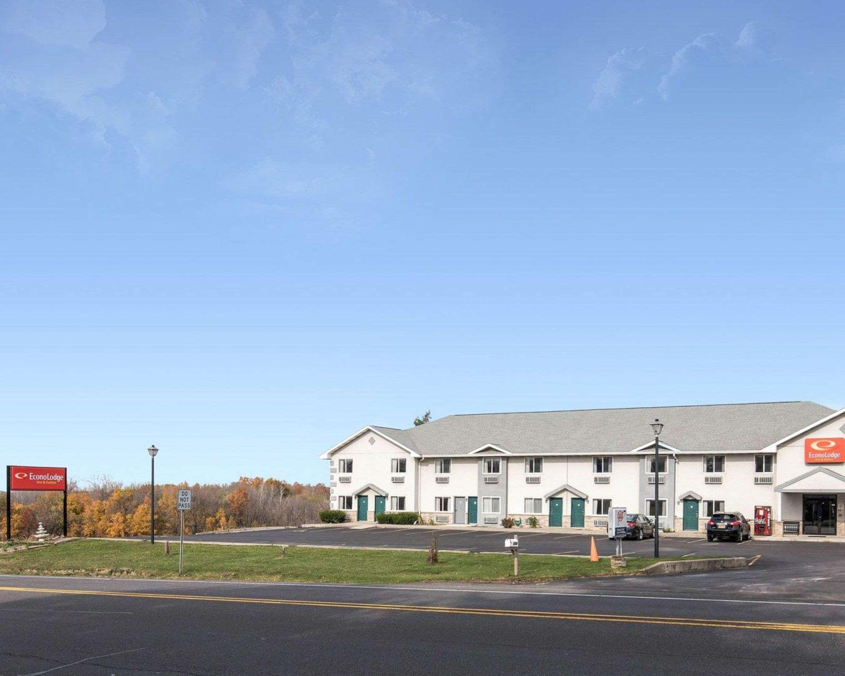 Econo Lodge Inn & Suites Canandaigua Dış mekan fotoğraf