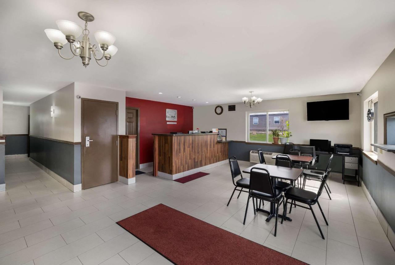Econo Lodge Inn & Suites Canandaigua Dış mekan fotoğraf