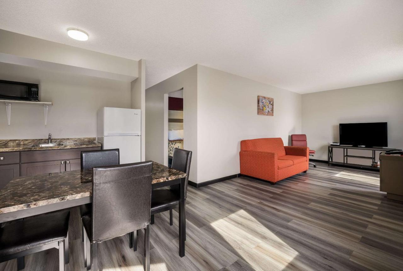 Econo Lodge Inn & Suites Canandaigua Dış mekan fotoğraf