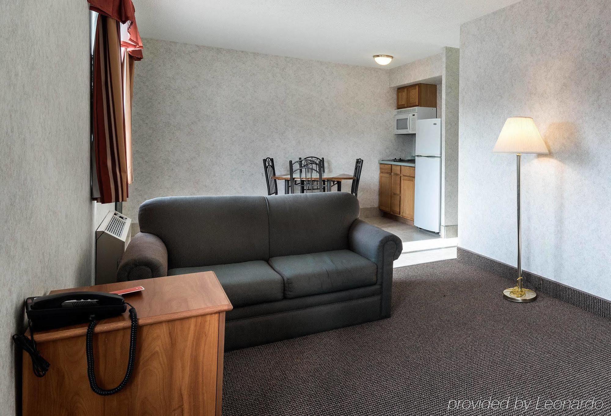 Econo Lodge Inn & Suites Canandaigua Dış mekan fotoğraf